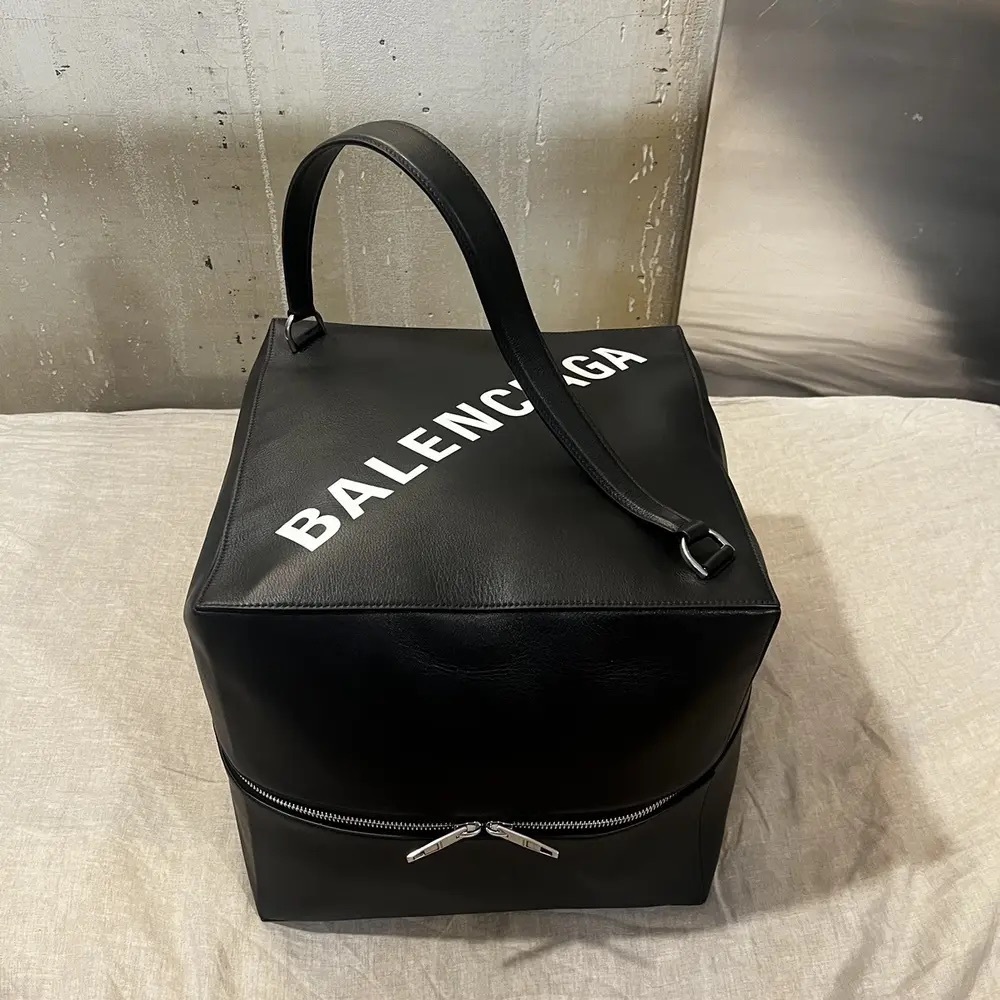 Balenciaga $3150 Giant 4X4 Leather Box Bag, 748194 - Picture 7 of 16